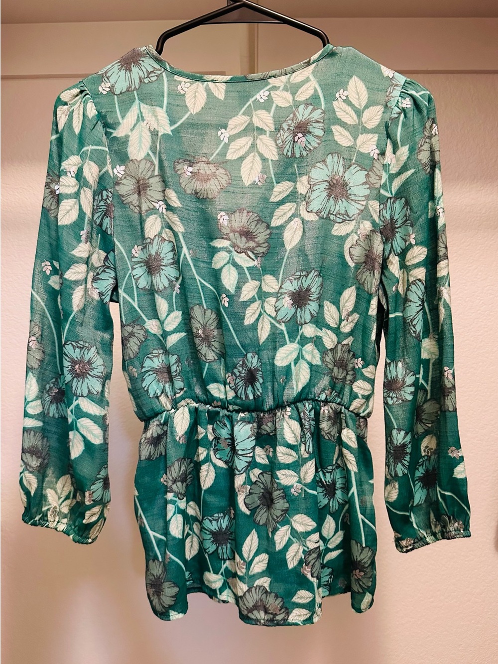 Tops - Picture 2 of 2